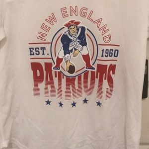 Nwt New England Patriots old school logo white T-shirt Size medium